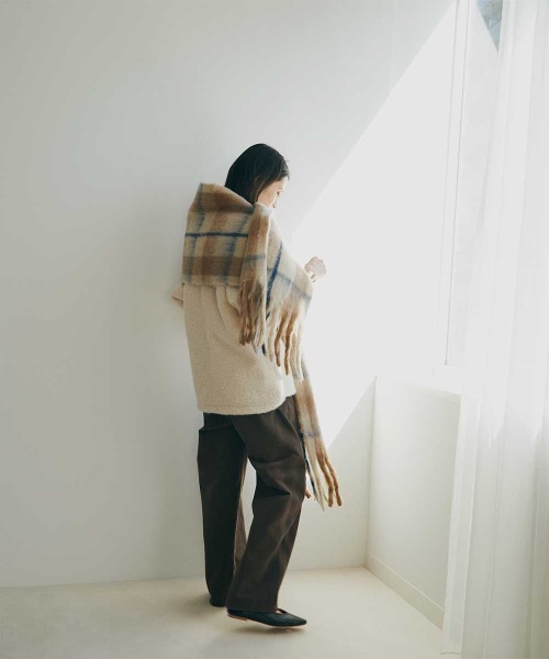 marjour（マージュール）の「TARTAN CHECK MUFFLER（マフラー・レディース・ベージュ系・FREE）」の7枚目の写真