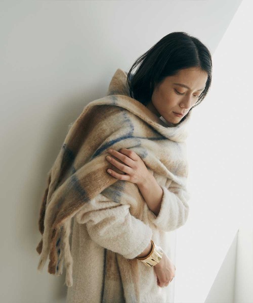 marjour（マージュール）の「TARTAN CHECK MUFFLER（マフラー・レディース・ベージュ系・FREE）」の9枚目の写真