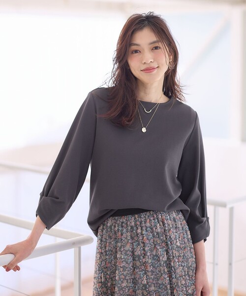 ANY(エニィ)の「タックスリーブプルオーバー(Tシャツ/カットソー・レディース・グレー系/オールドローズ系/ベージュ系/ライラック系/アイボリー系・2/3)」の3枚目の写真