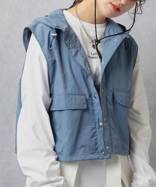 Lull（ルル）の「【Lull / ルル】ナイロンショートフードベスト（ベスト・レディース・ブルー/ブラック/カーキ・ONESIZE）」の12枚目の写真