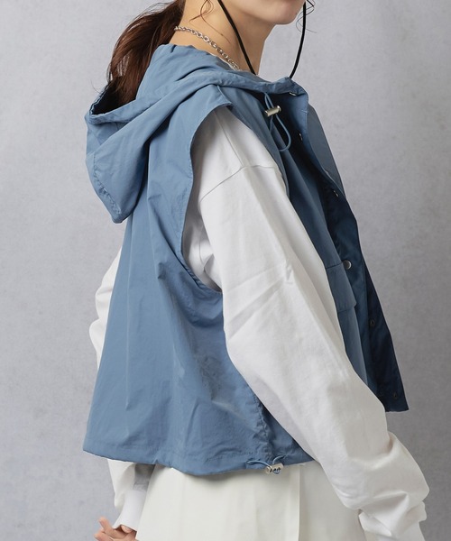 Lull（ルル）の「【Lull / ルル】ナイロンショートフードベスト（ベスト・レディース・ブルー/ブラック/カーキ・ONESIZE）」の13枚目の写真