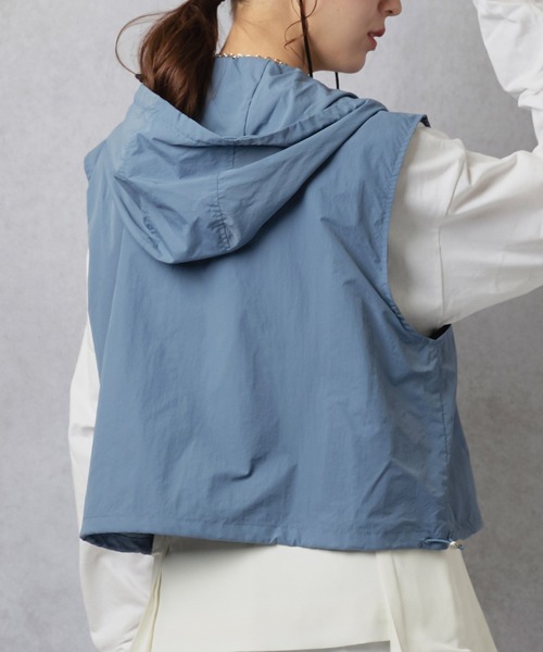 Lull（ルル）の「【Lull / ルル】ナイロンショートフードベスト（ベスト・レディース・ブルー/ブラック/カーキ・ONESIZE）」の14枚目の写真