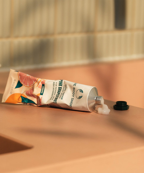 THE BODY SHOP(ザ・ボディショップ)の「ハンドクリーム PG 30mL(香り:ピンクグレープフルーツ)(ハンドケア/ハンドクリーム・レディース・その他・FREE)」の4枚目の写真