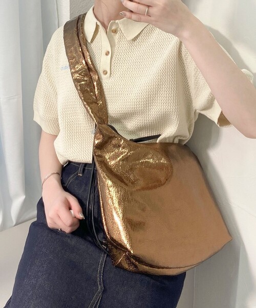 fredy emue（フレディエミュ）の「メタルギャザーワンハンドルバッグ（ショルダーバッグ・レディース・シルバー/ブロンズ・FREE）」の7枚目の写真