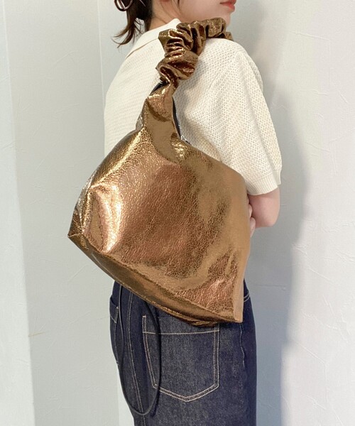 fredy emue（フレディエミュ）の「メタルギャザーワンハンドルバッグ（ショルダーバッグ・レディース・シルバー/ブロンズ・FREE）」の9枚目の写真