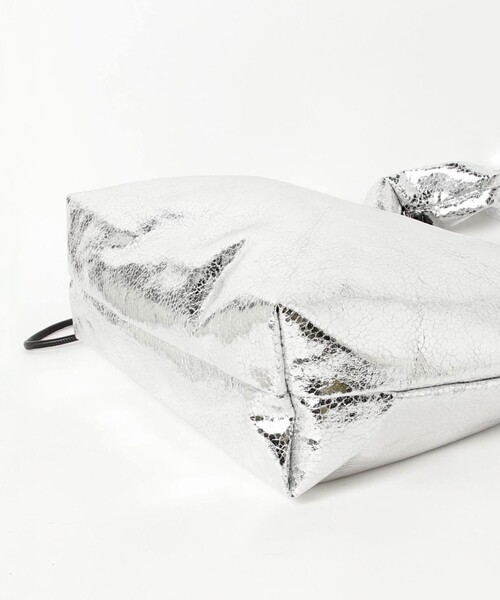 fredy emue（フレディエミュ）の「メタルギャザーワンハンドルバッグ（ショルダーバッグ・レディース・シルバー/ブロンズ・FREE）」の12枚目の写真