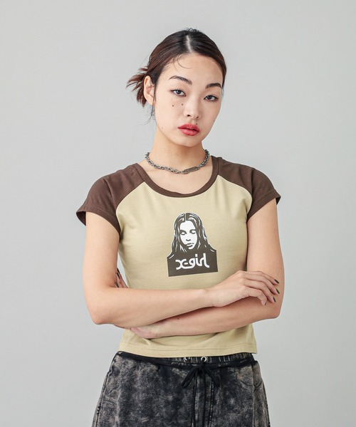 X-girl（エックスガール）の「FACE RAGLAN BABY TEE（Tシャツ