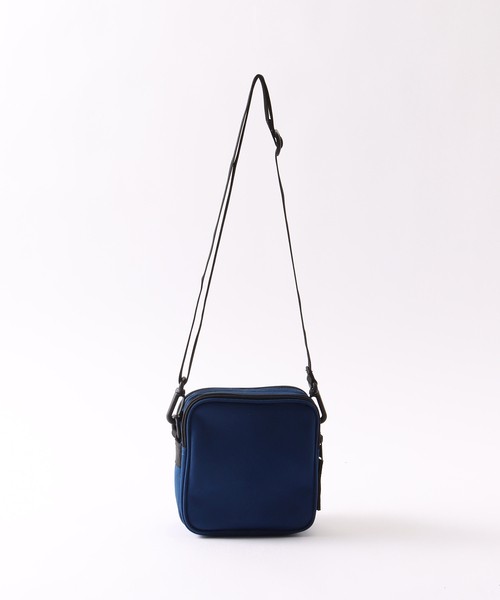 Carhartt WIP(カーハートダブリューアイピー)の「CARHARTT WIP ESSENTIALS BAG SMALL 1031470(ショルダーバッグ・メンズ・ブラック/モカ/ダークブルー・FREE)」の8枚目の写真