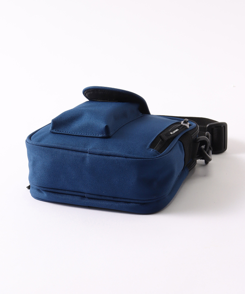 Carhartt WIP(カーハートダブリューアイピー)の「CARHARTT WIP ESSENTIALS BAG SMALL 1031470(ショルダーバッグ・メンズ・ブラック/モカ/ダークブルー・FREE)」の9枚目の写真