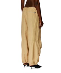 新品　diesel ディーゼル　P-Diamanda 38 パラシュートパンツ DIESEL（ディーゼル）の「レディース カーゴパンツ P-DIAMANDA