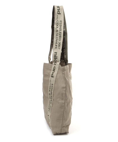 niko and...（ニコアンド）の「オリジナルニコロゴテープトートバッグ（トートバッグ・レディース・カーキ/グレー/アイボリー・0）」の6枚目の写真