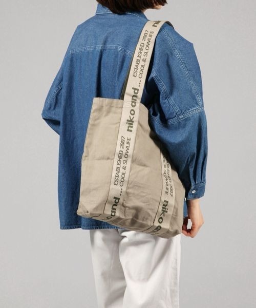 niko and...（ニコアンド）の「オリジナルニコロゴテープトートバッグ（トートバッグ・レディース・カーキ/グレー/アイボリー・0）」の22枚目の写真