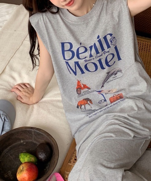 PRIVATE BEACH(プライベートビーチ)の「ロゴプリントフレンチスリーブTシャツワンピース(ワンピース・レディース・ライトグレー/ホワイト・LL/M/L)」の1枚目の写真