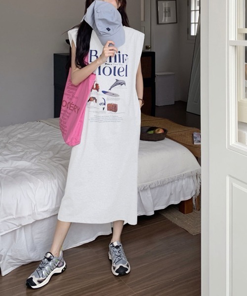 PRIVATE BEACH(プライベートビーチ)の「ロゴプリントフレンチスリーブTシャツワンピース(ワンピース・レディース・ライトグレー/ホワイト・LL/M/L)」の5枚目の写真