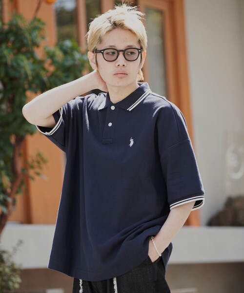 U.S. POLO ASSN.(ユーエスポロアッスン)の「U.S.POLO ASSN./ユーエスポロアッスン 別注ラインオーバーサイズワンポイントポロシャツ(限定展開)(ポロシャツ・メンズ・チャコールグレー/ライトグレー/ブラック/ネイビー・MEDIUM/SMALL/LARGE)」の4枚目の写真