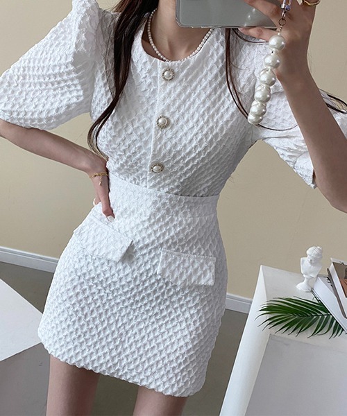 gossip!ロサンゼルス(ゴシップロサンゼルス)の「ふくれジャガード パフスリーブ ブラウス+ミニスカート(セットアップ・レディース・ブラック/ホワイト・FREE)」の6枚目の写真
