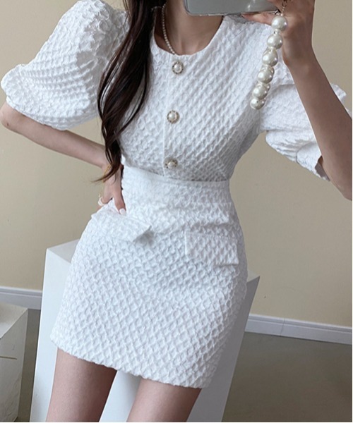 gossip!ロサンゼルス(ゴシップロサンゼルス)の「ふくれジャガード パフスリーブ ブラウス+ミニスカート(セットアップ・レディース・ブラック/ホワイト・FREE)」の9枚目の写真