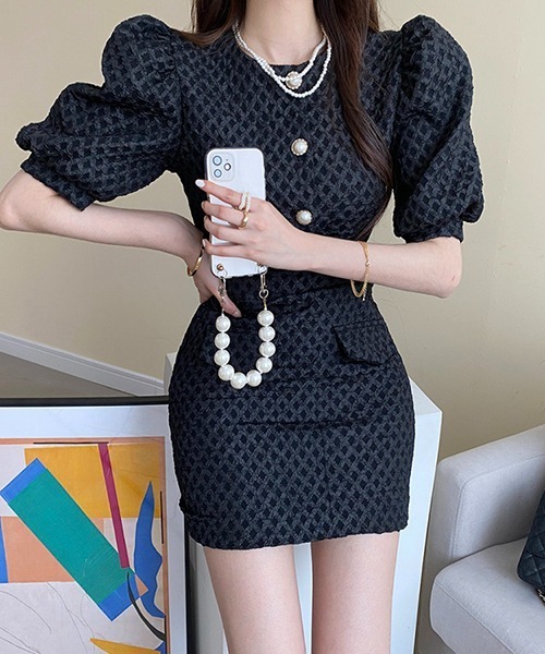 gossip!ロサンゼルス(ゴシップロサンゼルス)の「ふくれジャガード パフスリーブ ブラウス+ミニスカート(セットアップ・レディース・ブラック/ホワイト・FREE)」の12枚目の写真
