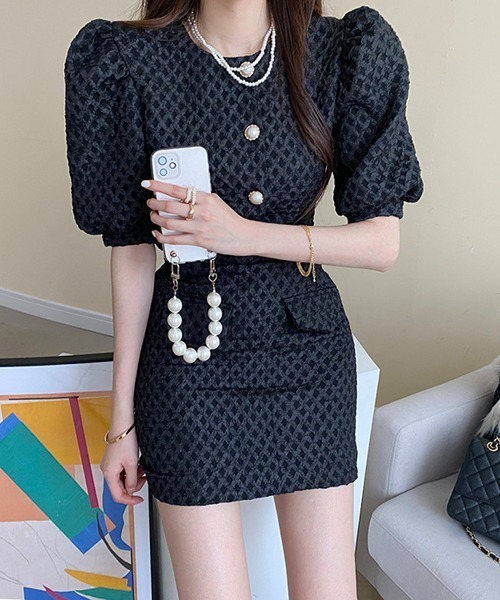 gossip!ロサンゼルス(ゴシップロサンゼルス)の「ふくれジャガード パフスリーブ ブラウス+ミニスカート(セットアップ・レディース・ブラック/ホワイト・FREE)」の13枚目の写真