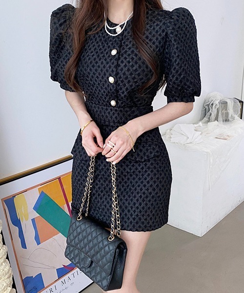 gossip!ロサンゼルス(ゴシップロサンゼルス)の「ふくれジャガード パフスリーブ ブラウス+ミニスカート(セットアップ・レディース・ブラック/ホワイト・FREE)」の15枚目の写真