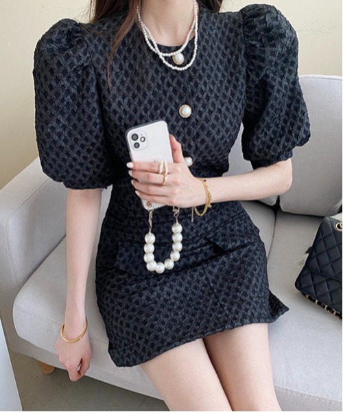 gossip!ロサンゼルス(ゴシップロサンゼルス)の「ふくれジャガード パフスリーブ ブラウス+ミニスカート(セットアップ・レディース・ブラック/ホワイト・FREE)」の16枚目の写真