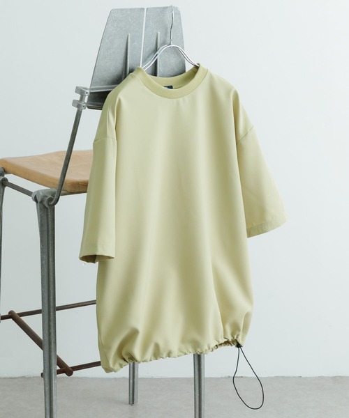 ITEMS URBANRESEARCH（アイテムズ アーバンリサーチ）の「『セットアップ対応』吸水速乾 ストレッチトロ布帛 Tシャツ（Tシャツ/カットソー・メンズ・イエロー/グレー/ライトベージュ/ブラック・MEDIUM/LARGE）」の4枚目の写真