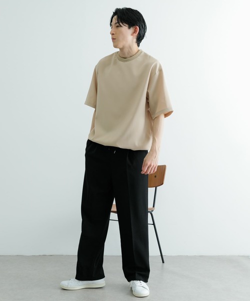 ITEMS URBANRESEARCH（アイテムズ アーバンリサーチ）の「『セットアップ対応』吸水速乾 ストレッチトロ布帛 Tシャツ（Tシャツ/カットソー・メンズ・イエロー/グレー/ライトベージュ/ブラック・MEDIUM/LARGE）」の10枚目の写真