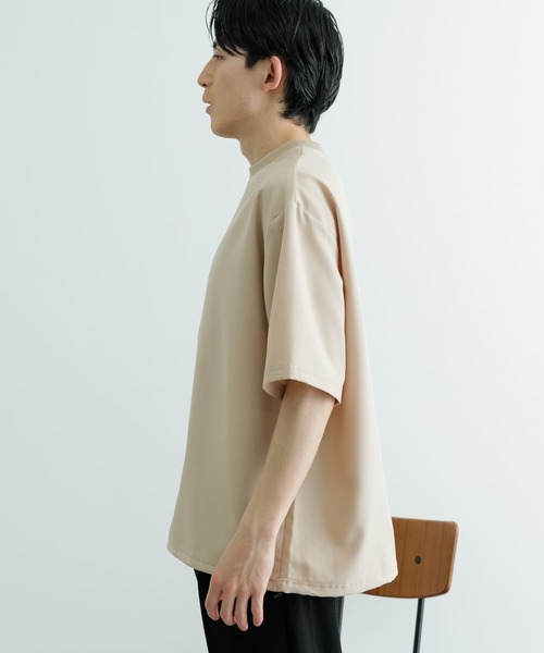 ITEMS URBANRESEARCH（アイテムズ アーバンリサーチ）の「『セットアップ対応』吸水速乾 ストレッチトロ布帛 Tシャツ（Tシャツ/カットソー・メンズ・イエロー/グレー/ライトベージュ/ブラック・MEDIUM/LARGE）」の13枚目の写真