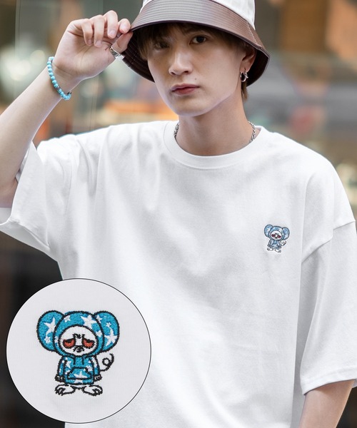 SIDEWAY STANCE(サイドウェイスタンス)の「【SIDEWAY STANCE】オリジナル ワンポイント刺繍 半袖Tシャツ(Tシャツ/カットソー・メンズ・カーキ/ブラック/ホワイト系/ホワイト系1/ホワイト系2/グレー系2/グレー系3/パープル系3/レッド系/グレー/ホワイト系3/ブラック系2/グレー系/パープル系2/ブラック系/ブルー系1/ホワイト/ブラック系1/ブラック系3/グレー系1/ブラック系4/グレー系4/ブラック系6/パープル系6/ホワイト系4/カーキ系5/ホワイト系6/グレー系6/ブラック系5/グレー系5/ホワイト系5/レッド系4/アイボリー/アイボリー系1・MEDIUM/SMALL/LARGE/X-LARGE)」の9枚目の写真