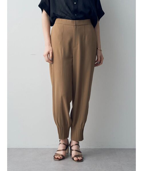 YECCA VECCA（イェッカヴェッカ）の「裾ピンタックジョガーパンツ（その他パンツ・レディース・ブラック/ベージュ/グレイッシュベージュ・S/M）」の7枚目の写真