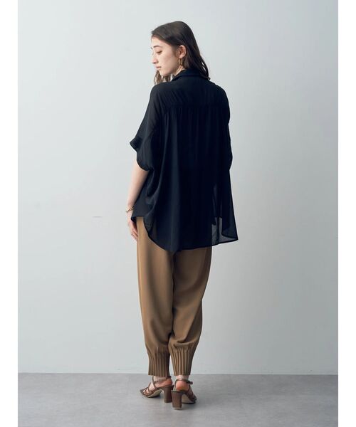 YECCA VECCA（イェッカヴェッカ）の「裾ピンタックジョガーパンツ（その他パンツ・レディース・ブラック/ベージュ/グレイッシュベージュ・S/M）」の12枚目の写真