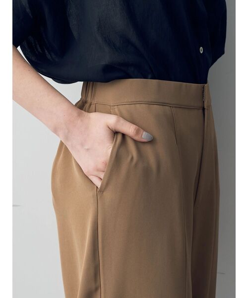 YECCA VECCA（イェッカヴェッカ）の「裾ピンタックジョガーパンツ（その他パンツ・レディース・ブラック/ベージュ/グレイッシュベージュ・S/M）」の15枚目の写真