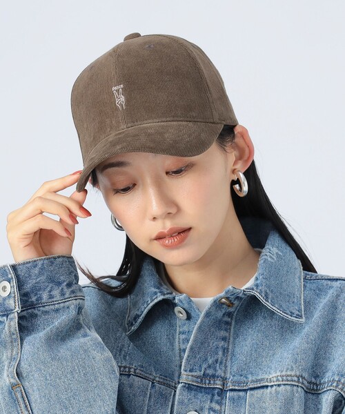 BEAMS HEART(ビームスハート)の「【4色展開】ハンドサイン 細コーデュロイ キャップ(キャップ・レディース・グレー/オフホワイト/ベージュ/ブラック/ブラウン/グリーン・FREE)」の4枚目の写真