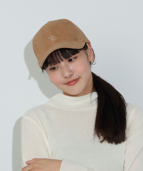 BEAMS HEART(ビームスハート)の「【4色展開】ハンドサイン 細コーデュロイ キャップ(キャップ・レディース・グレー/オフホワイト/ベージュ/ブラック/ブラウン/グリーン・FREE)」の9枚目の写真