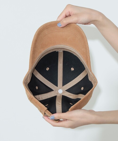 BEAMS HEART(ビームスハート)の「【4色展開】ハンドサイン 細コーデュロイ キャップ(キャップ・レディース・グレー/オフホワイト/ベージュ/ブラック/ブラウン/グリーン・FREE)」の16枚目の写真
