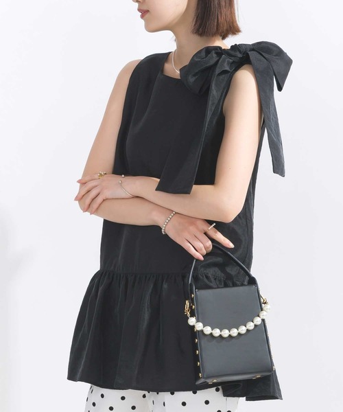 PICCIN（ピッチン）の「ショルダーリボンノースリーブブラウス（シャツ/ブラウス・レディース・ブラック/ベージュ/オフホワイト・M）」の2枚目の写真