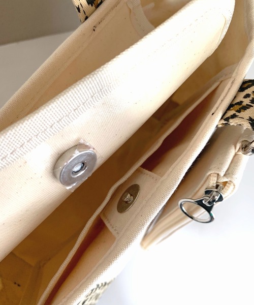 Q(キュー)の「キャンバスミニトート(トートバッグ・レディース・ライトグリーン/レオパード/ベージュ・ONE SIZE)」の14枚目の写真