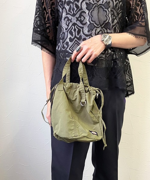 Dickies（ディッキーズ）の「【Dickies】WORKERS NYLON DS SHOULDER BAG/ディッキーズ ナイロン ワーカーズ ショルダー 巾着（ショルダーバッグ・メンズ・ブラック/ライトベージュ/カーキ・FREE）」の9枚目の写真