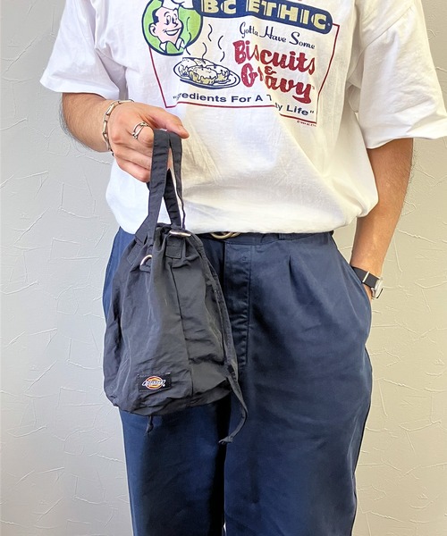 Dickies（ディッキーズ）の「【Dickies】WORKERS NYLON DS SHOULDER BAG/ディッキーズ ナイロン ワーカーズ ショルダー 巾着（ショルダーバッグ・メンズ・ブラック/ライトベージュ/カーキ・FREE）」の11枚目の写真