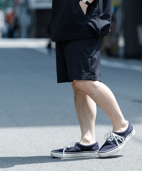 URBAN RESEARCH（アーバンリサーチ）の「『撥水/防水』Sympatex別注ShortPants（その他パンツ・メンズ・チャコールグレー/ブラック・MEDIUM/LARGE）」の4枚目の写真