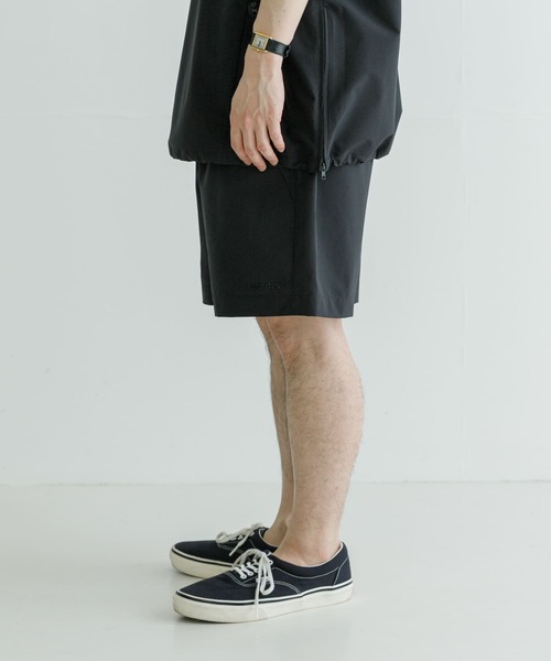 URBAN RESEARCH（アーバンリサーチ）の「『撥水/防水』Sympatex別注ShortPants（その他パンツ・メンズ・チャコールグレー/ブラック・MEDIUM/LARGE）」の21枚目の写真