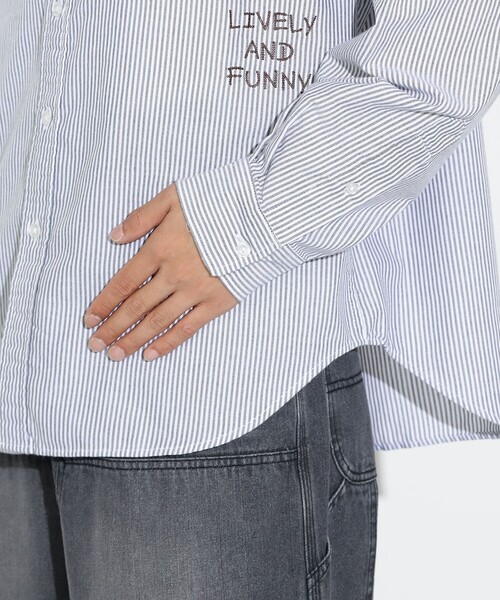 BEAMS HEART（ビームスハート）の「【ユニセックス】レタード オックスフォード ボタンダウンシャツ（シャツ/ブラウス・メンズ・ネイビー/ブラック・LARGE/SMALL/MEDIUM）」の19枚目の写真