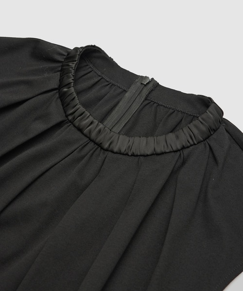 ROPE'（ロペ）の「サテンギャザーネックフレンチスリーブカットソー（Tシャツ/カットソー・レディース・ブラック/ホワイト・FREE）」の4枚目の写真