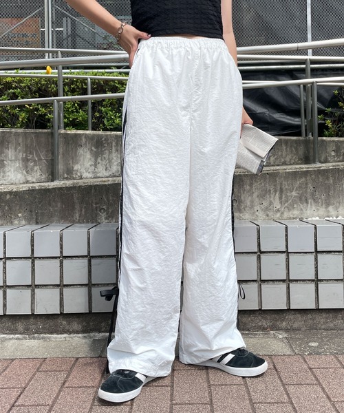 WEGO(ウィゴー)の「WEGO/ラインリボンデザインナイロンパンツ(カーゴパンツ・レディース・ブラック/ライトピンク/ホワイト・FREE)」の9枚目の写真