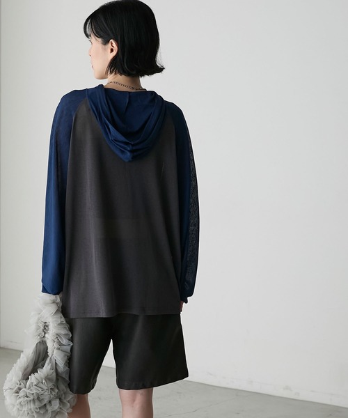 forksy.（フォルクシー）の「【forksy.】シアーラグランフーディーロングTシャツ（Tシャツ/カットソー・レディース・ネイビー系/オフホワイト/ホワイト系/チャコール・FREE）」の4枚目の写真