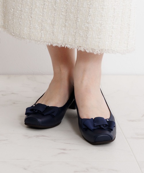 卑弥呼(ヒミコ)の「【Made in Japan】【撥水】 ボリュームリボンパンプス/643304(パンプス・レディース・ボルドー/ダークグレー/ブラック/ネイビー/イエロー・23.0cm/23.5cm/24.0cm/24.5cm/25.0cm/22.0cm/22.5cm/25.5cm/26.0cm/26.5cm/21.5cm)」の3枚目の写真