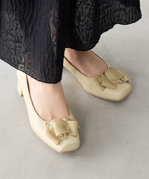 卑弥呼(ヒミコ)の「【Made in Japan】【撥水】 ボリュームリボンパンプス/643304(パンプス・レディース・ボルドー/ダークグレー/ブラック/ネイビー/イエロー・23.0cm/23.5cm/24.0cm/24.5cm/25.0cm/22.0cm/22.5cm/25.5cm/26.0cm/26.5cm/21.5cm)」の4枚目の写真