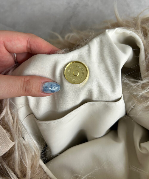 SHENERY（シーナリー）の「ファーバッグ（トートバッグ・レディース・ベージュ/ブラック・FREE）」の11枚目の写真