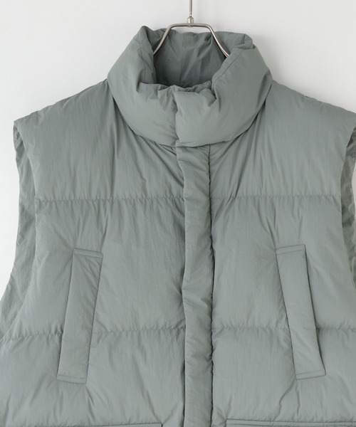 LOWRYS FARM（ローリーズファーム）の「エアサーマルスタンドベスト 116561（ダウンベスト・メンズ・ブルー/ブラック・FREE）」の11枚目の写真