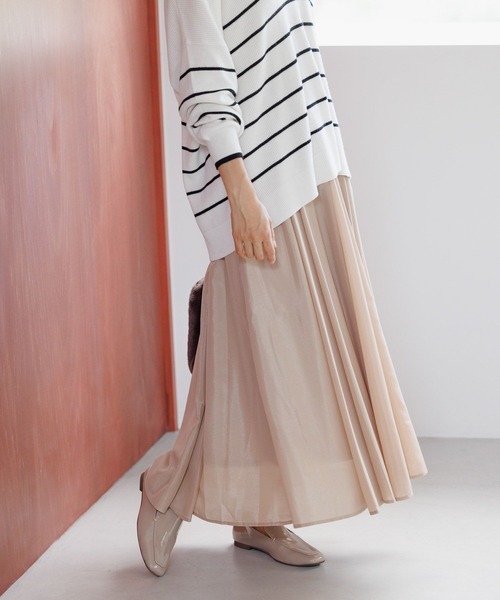 Elura（エルーラ）の「＜レギュラー／低身長サイズ＞艶フレアスカート/136360（スカート・レディース・ブルー系その他6/ベージュ/ライトブルー・FREE/FREE(S)）」の2枚目の写真